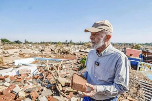 “Nós vamos estar junto de vocês nessa luta”, diz Lula a moradores de cidades gaúchas