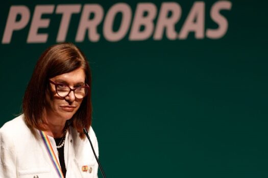 Em posse, Magda diz que petróleo vai financiar transição energética