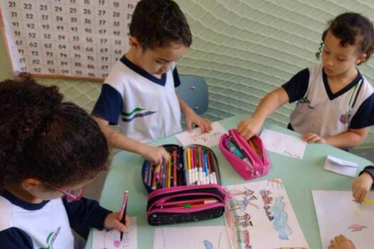 Alunos de EMEI de São Caetano enviam doações e mensagens a crianças do Rio Grande do Sul