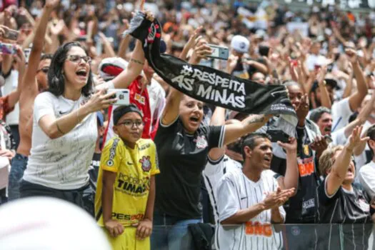 Mulheres ainda temem ir a estádios de futebol e cobram maior segurança