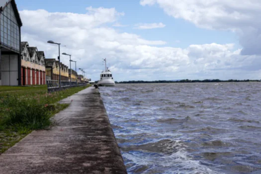 Chuva faz nível do Guaíba voltar a subir em Porto Alegre