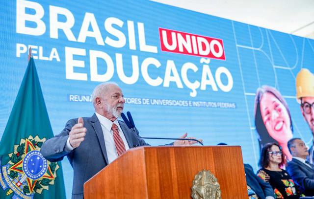 Em reunião com reitores, Lula anuncia R$ 5,5 bilhões do Novo PAC para universidades e hospitais universitários
