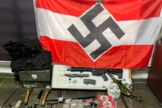 Polícia apreende armas e materiais com símbolos neonazistas em São Paulo