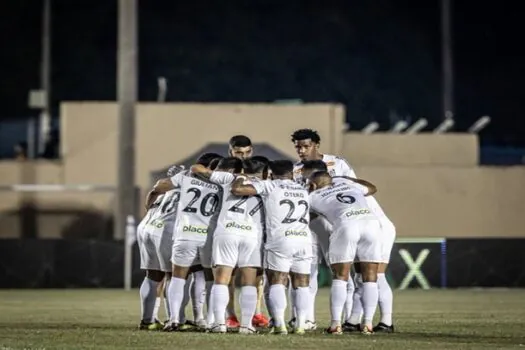 Santos vence e fica perto do retorno para a Série A do Brasileiro