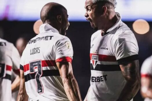 São Paulo vence Criciúma e afasta crise em jogo com recorde e falha bizarra