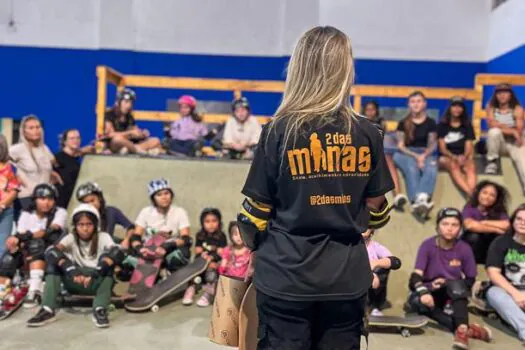 Praticantes de skate de São Caetano usufruem de pista intermediária “melhor que muita pista oficial”