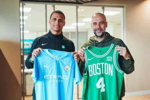 Técnico campeão da NBA revela que Guardiola ajudou taticamente nas finais