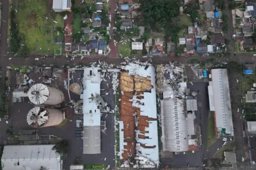 Chuva eleva nível de rios e cidades do interior do RS voltam a sofrer com enchentes