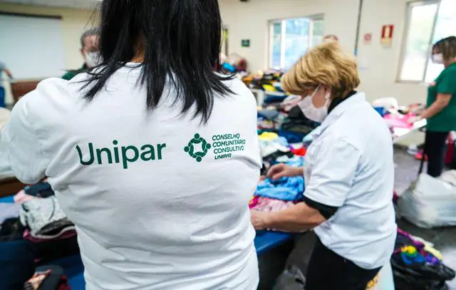 unipar-arrecadacao-roupas