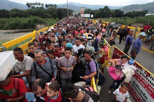 Colômbia vai regularizar até 540 mil imigrantes venezuelanos no país