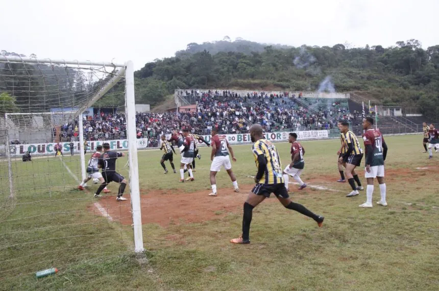 Águia de Ouro conquista bicampeonato de futebol amador