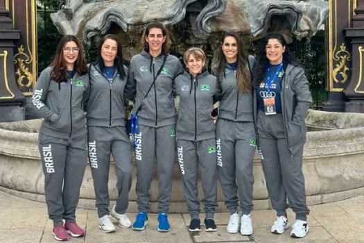 Seleção Brasileira Feminina de Vôlei Sentado participa de torneio na França