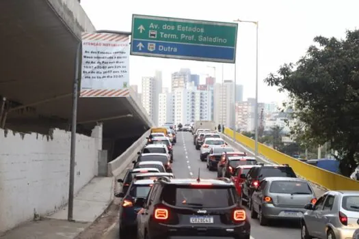 Santo André interdita trecho da Avenida dos Estados para içamento de vigas de novos viadutos