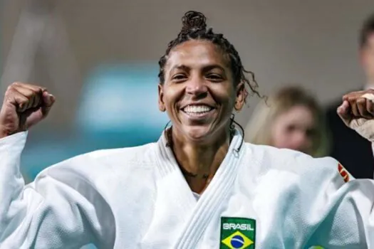 Jogos Olímpicos de Paris: Rafaela Silva avança para as quartas de finais no judô