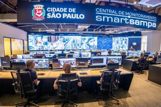 SP inaugura central de monitoramento do Smart Sampa com câmeras inteligentes em operação 24h