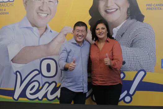 Taka Yamauchi apresenta Andréia Fontes como candidata a Vice-Prefeita