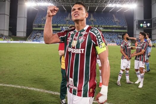 Na estreia de Thiago Silva, Fluminense vence após quase 2 meses e deixa a lanterna