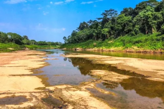 Acre enfrenta seca extrema e rio está a 12 centímetros de menor marca histórica