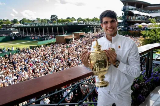 Alcaraz vence Djokovic em Wimbledon pela segunda vez