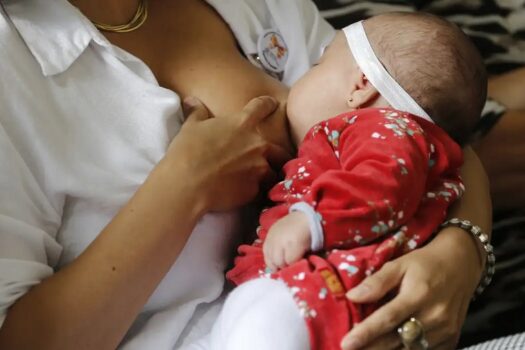 Amamentar mais de um ano reduz risco de câncer de mama