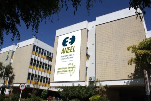 Aneel se defende, diz que fiscaliza Enel sistematicamente e cita multas de R$ 320 milhões