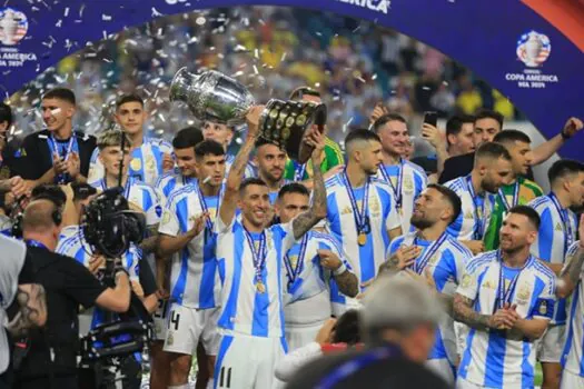 Argentina vence Colômbia e leva a Copa América