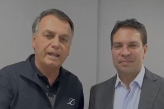 Ramagem e Bolsonaro ignoram investigação da PF e discursam com foco em 2026