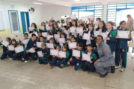 Estudantes da EM Yoshihiko Narita concluem Programa Bombeiro na Escola