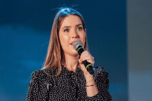 Grávida, cantora gospel Camila Campos descobre câncer de mama