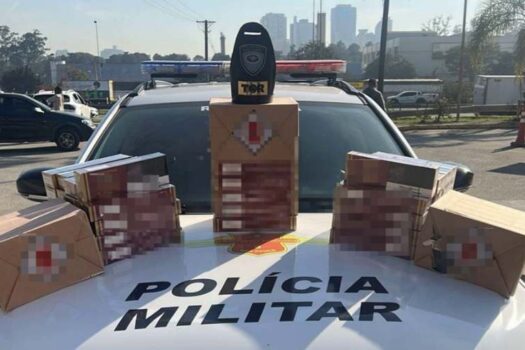 PM Rodoviária descobre fraude e encontra carga de cigarros contrabandeada em ônibus em SP