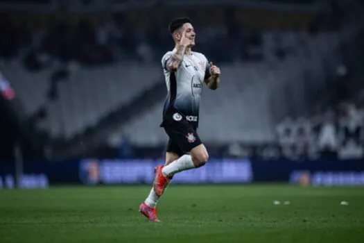 Corinthians bate Vitória com gol no finzinho e respira mais aliviado