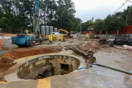 Governador visita obras de novo piscinão e canalização do córrego Antonico, na capital