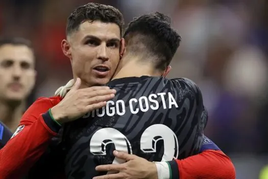 CR7 chora após perder pênalti, mas goleiro salva, e Portugal avança na Euro