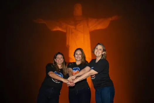 Campanha sobre o TDAH de grupo do Grande ABC ilumina de laranja o Cristo Redentor