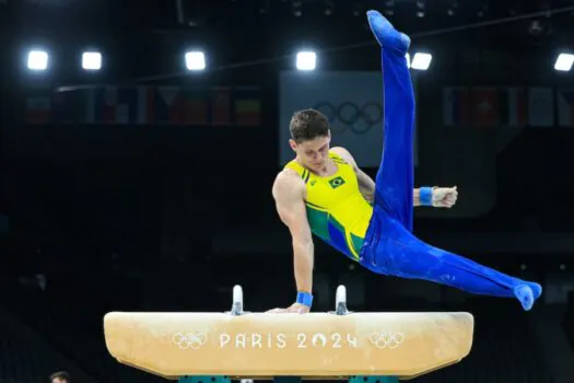 Diogo Soares encaminha vaga à final do individual geral na ginástica artística