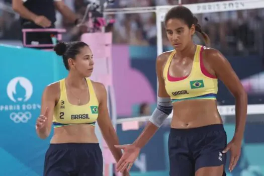 Duda e Ana Patrícia se garantem nas oitavas do vôlei de praia