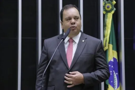 União Brasil decide apoiar Hugo Motta, e Elmar sinaliza desistência de eleição na Câmara