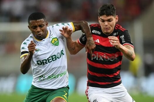 Flamengo vacila, empata com Cuiabá, mas permanece na liderança na rodada