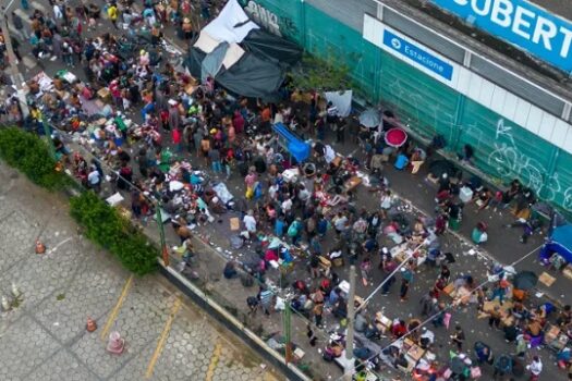 Gestão Tarcísio dá prêmio para PM que convencer usuário da cracolândia a se internar