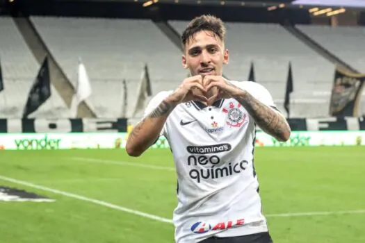 Corinthians tenta usar Arthur e Mosquito como moeda de troca no mercado