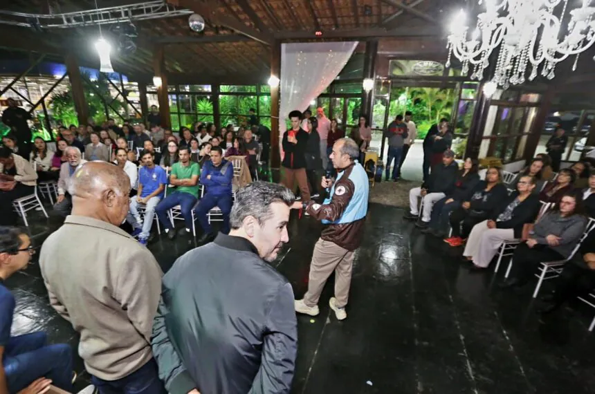 Pré-candidato a prefeito, Guto Volpi participa de encontro com jovens e mulheres católicos