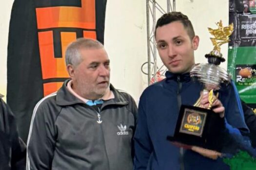 Di Menor /La Boteko conquista troféu de campeão dos Jogos de Bar 2024