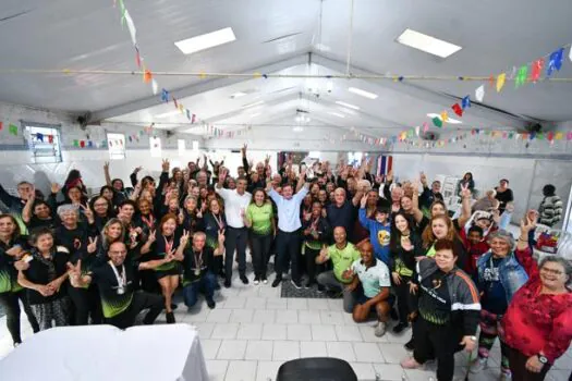 Delegação campeã de São Bernardo do JOMI é recepcionada pelo prefeito Orlando Morando