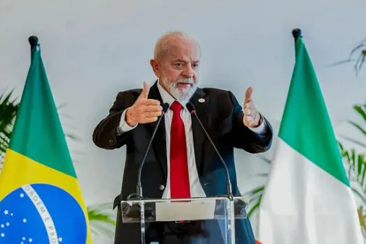 Lula diz que homem com fé em Deus não bate em mulher após fazer piada sobre violência