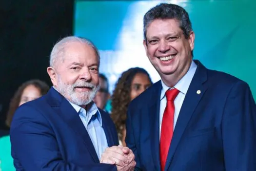 Lula dá puxão de orelha em ministro e diz que ele precisa se responsabilizar por comitê criado