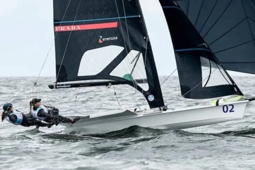 Dupla bicampeã olímpica na vela chega à última regata sem chances