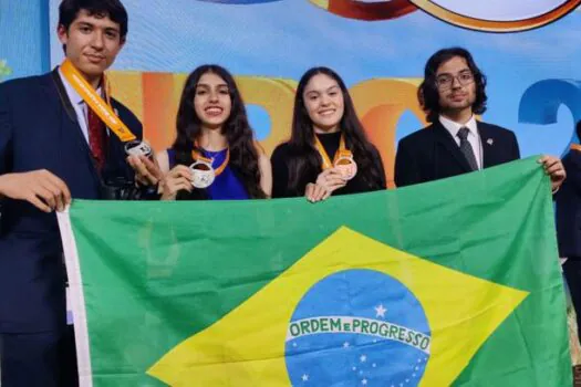 Estudantes capacitados no Butantan ganham medalhas em Olimpíada Internacional de Biologia