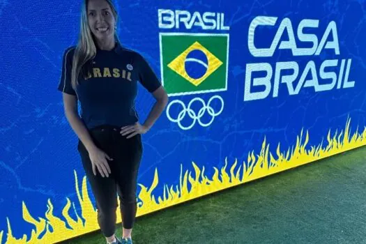 Equipe de marketing da OSSEL Esportes marca presença na Casa Brasil, em Paris