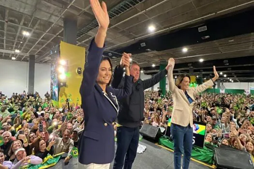 Bolsonaro e Michelle oficializam Rosana Valle pré-candidata à Prefeitura de Santos