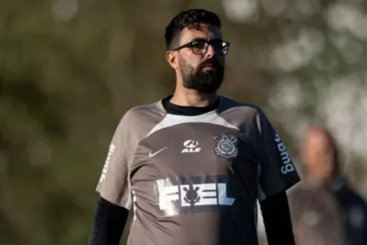 Interino que vai comandar o Corinthians foi promovido do sub-17 há 10 dias